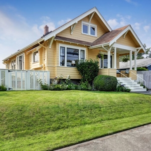 alabama home in the summer time