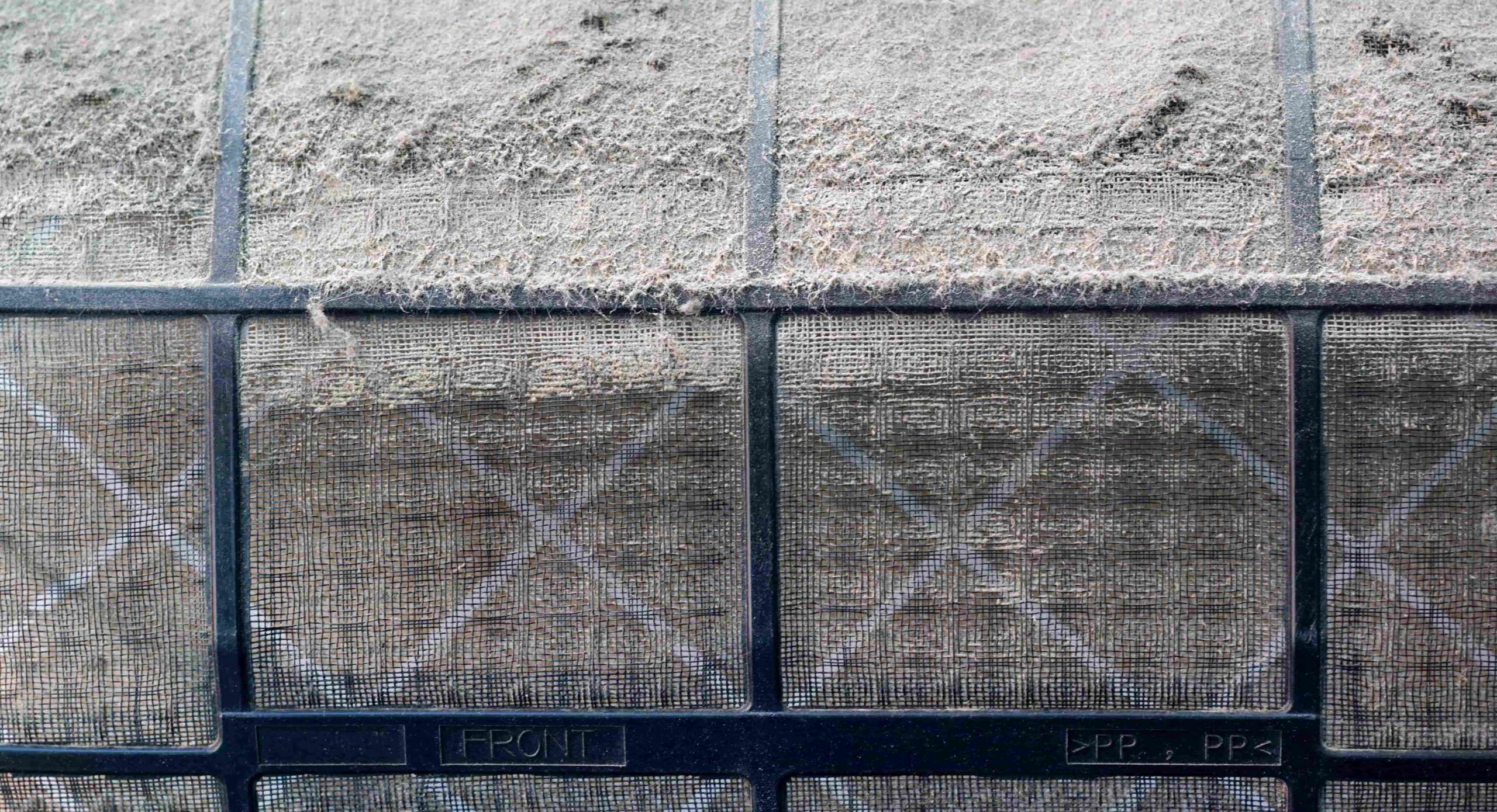 dirty HVAC system that needs air duct cleaning